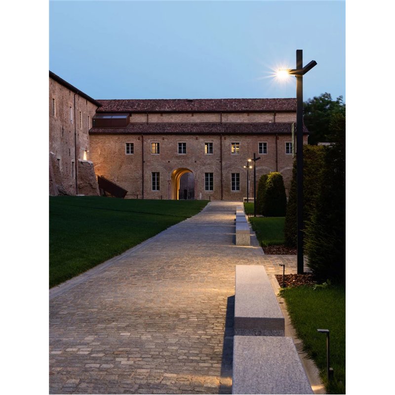 Delta Light Elbo Asymmetric P 60 Lampadaire extérieur